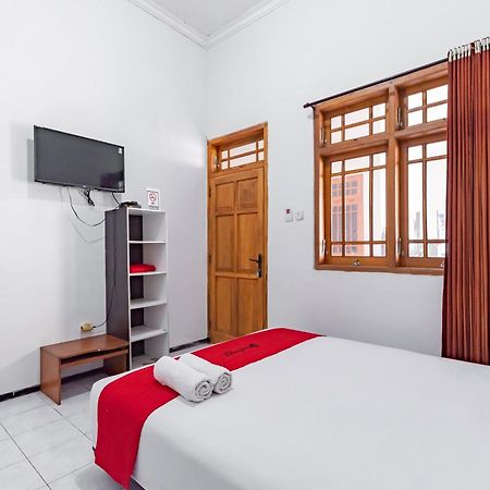 Reddoorz At Ciliwung Guest House Syariah Malang Kültér fotó